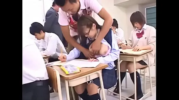 Velká Students in class being fucked in front of the teacher | Full HD teplá trubice