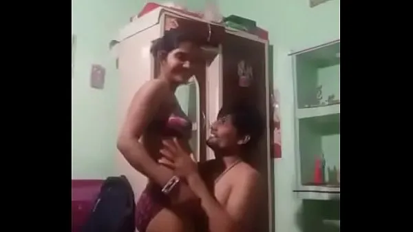 बड़ी Desi sexy bhabi fun with her devar after fucking watch more गर्म ट्यूब