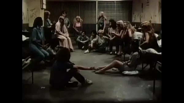 Stort Chained Heat (alternate title: Das Frauenlager in West Germany) is a 1983 American-German exploitation film in the women-in-prison genre varmt rör