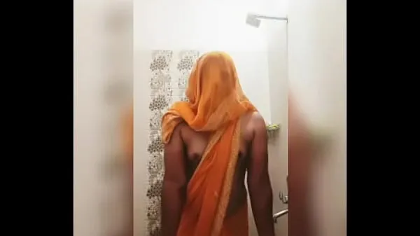 Suuri Hot sissy show loves wearing saree lämmin putki
