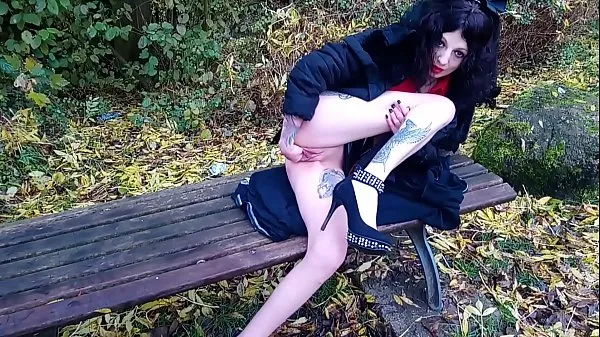 Big Satanic slut selffisting in public park warm Tube