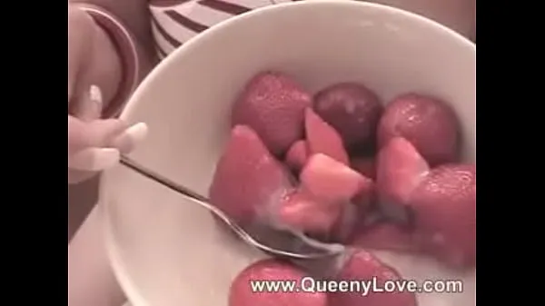 Queeny- Strawberry أنبوب دافئ كبير