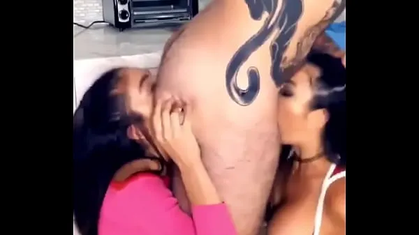 Blowjob and rimjob at the same time أنبوب دافئ كبير