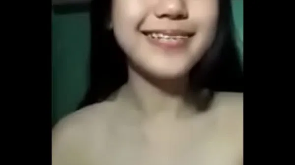 Stort cute indonesian girl with nice boobs varmt rør