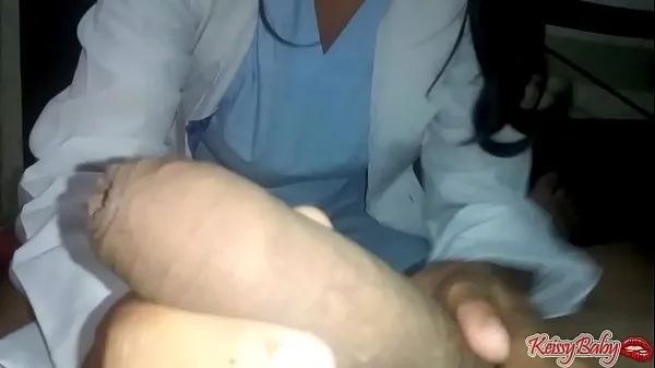 The doctor cures my impotence with a mega suck Tiub hangat besar