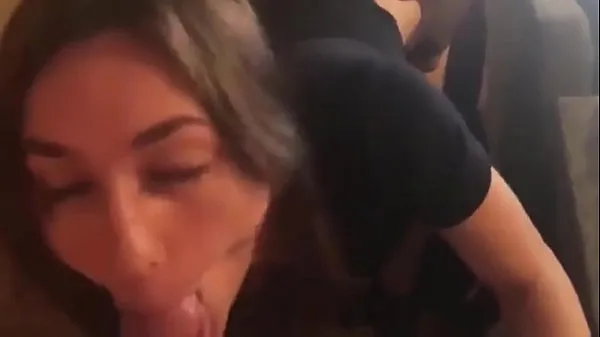 Stort Amateur Italian slut takes two cocks varmt rør