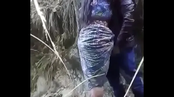 Ống ấm áp Gets fucked in the mountains lớn