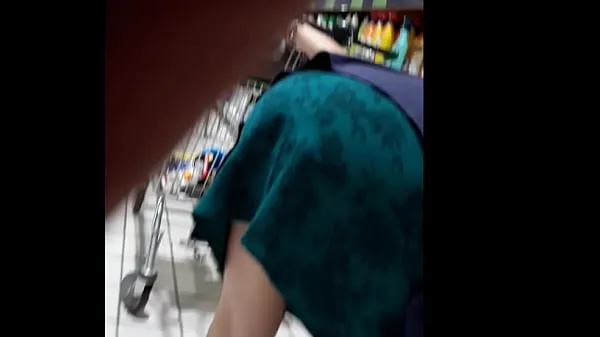 Ống ấm áp An old and fat slut in the store without panties lớn
