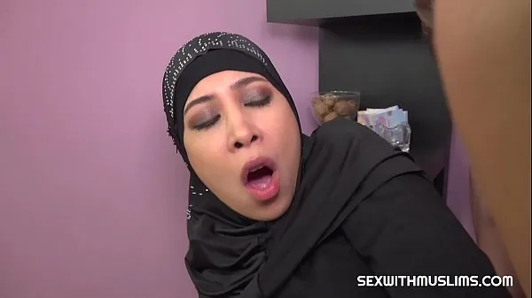 Stort Hot muslim babe gets fucked hard varmt rör