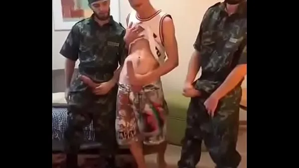 Stort Chechen boys are getting wild varmt rör