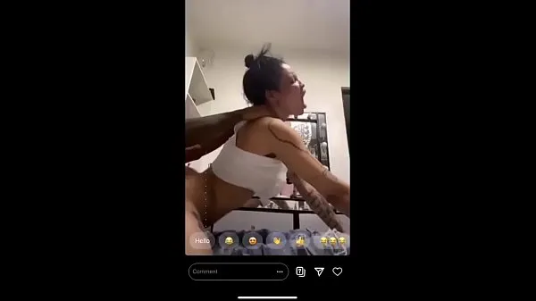 ใหญ่ Mami Jordan singando en un Live en Instagram ท่ออุ่น
