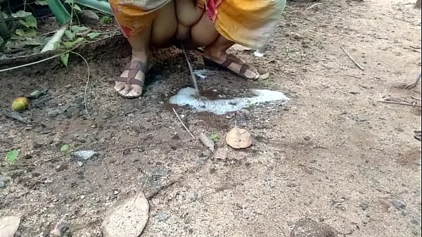 Big desi aunt nature pissing must watch warm Tube