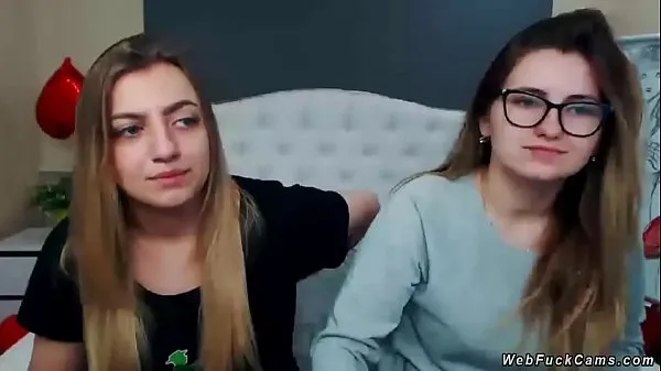 큰 Two brunette amateur teen lesbian hotties stripping and tying in bed then licking in their private live webcam show on homemade footage 따뜻한 튜브