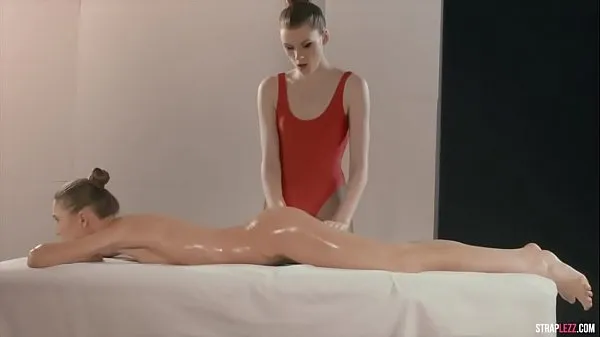 Velká Lebians oil massage sex teplá trubice