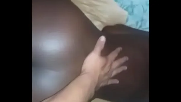 A young black girl fucks in her room Tabung hangat yang besar