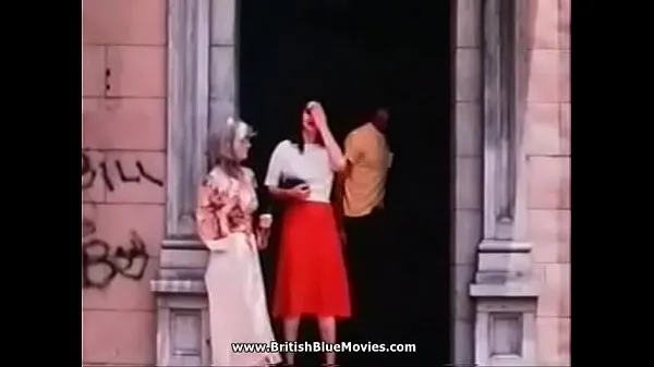 Retro porn from 1976 with two British whore on holiday أنبوب دافئ كبير