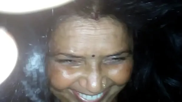 Stort Indian housewife cheats her husband varmt rør