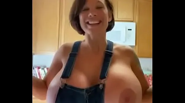 Housewife Big Tits Tiub hangat besar