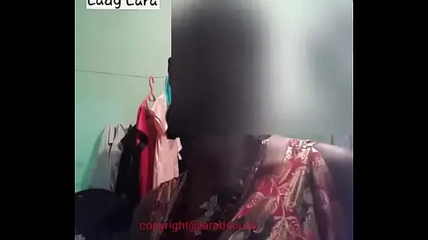 indian slut CD Lara Dsouza smoking Tabung hangat yang besar