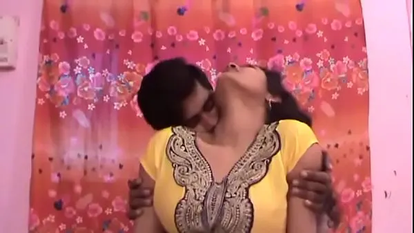 큰 Hot indian aunty kissing with boyfriend 따뜻한 튜브