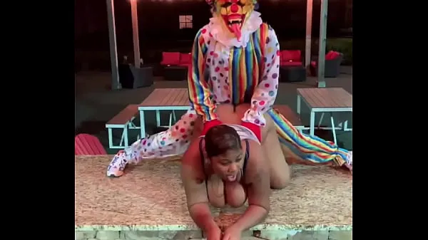 Grote Gibby The Clown invents new sex position called “The Spider-Man warme buis