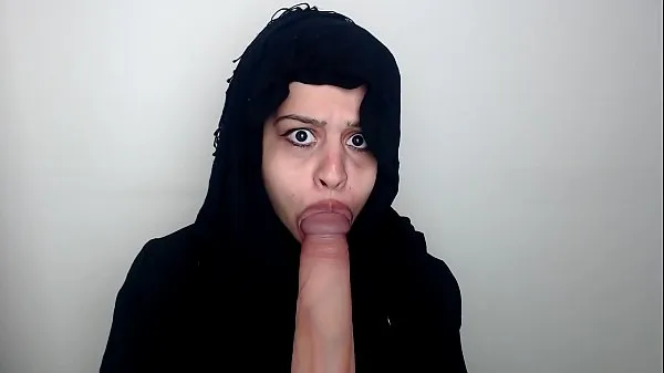 Suuri This INDIAN bitch loves to swallow a big, hard tongue is amazing lämmin putki