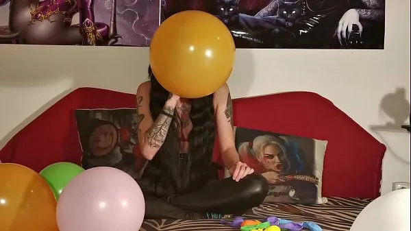 Grande Sexy teen girl's balloon fetish part2 1080p tubo quente