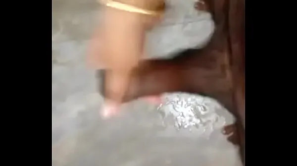 Velika Nepali sex wife handjob while bathing topla cev