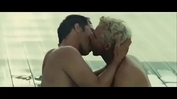 Gay Kiss from Mainstream Movies أنبوب دافئ كبير