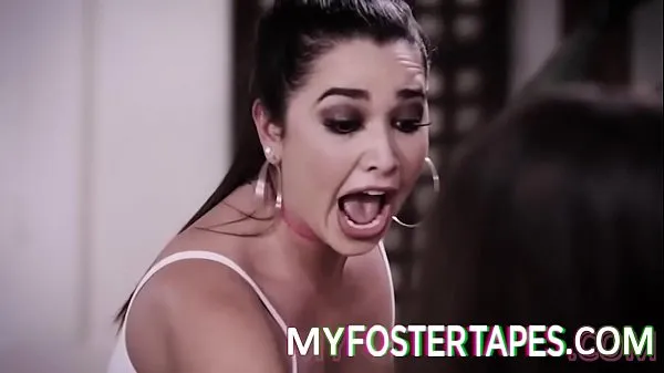 Büyük Foster candidate Karlee Grey is excited to join her new family, but her new Foster Alison Rey, is not happy that her stepparents will be welcoming a new teenager into the house sıcak Tüp