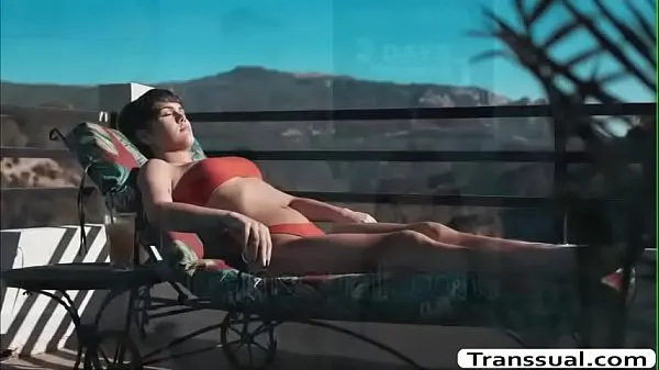 Velika Transbabe Daisy Taylor enjoys riding her Stepdaddys hard cock topla cev