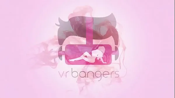 Stort VR BANGERS Skinny brunette loves being penetrated by talented artists varmt rør