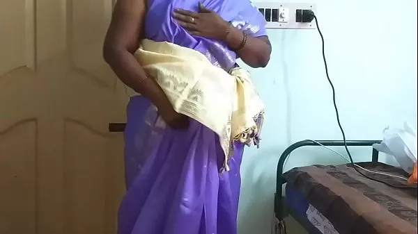 Velika Desi bhabhi lifting her sari showing her pussies topla cev