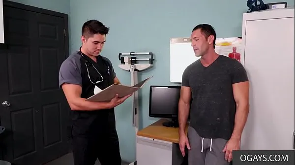Doctor's appointment for dick checkup - Alexander Garrett, Adrian Suarez أنبوب دافئ كبير