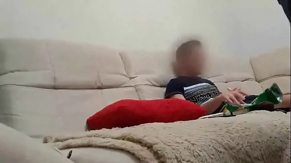 Ống ấm áp Secretly jerking and cumming next to his stepbrother lớn