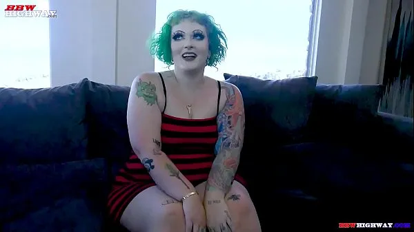 Big big butt Goth Pawg Vicky Vixen debuts on warm Tube