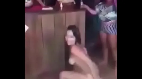 Big Larissa Lopes dancing in the cabaret warm Tube