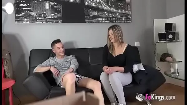 Grote Crazy dude films himself fucking his best friend's mommy warme buis