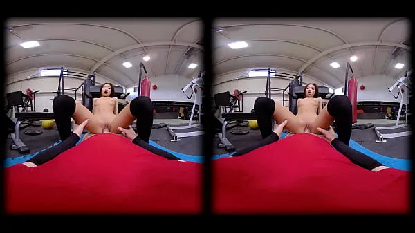 Veľká VRConk Petite girl fucked by fat cock at the gym VR Porn teplá trubica