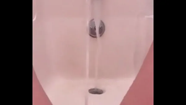 Stort 18 yo pissing fountain in the bath varmt rør