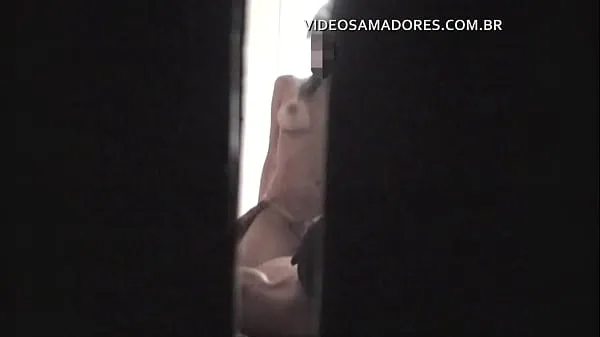 Stort Cuckold films his wife fucking with another man from inside the closet varmt rør