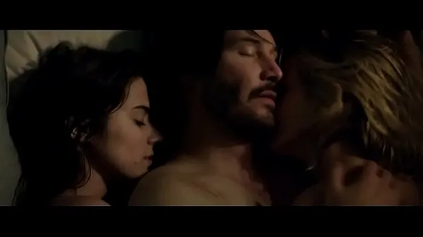Grote Ana de Armas and Lorenza Izzo sex scene in Knock Knock HD Quality warme buis