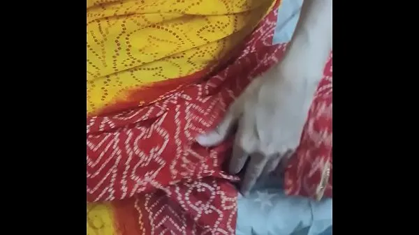 Grote Indian Hot Sexy Sari Aunty fucked by a Young Guy warme buis