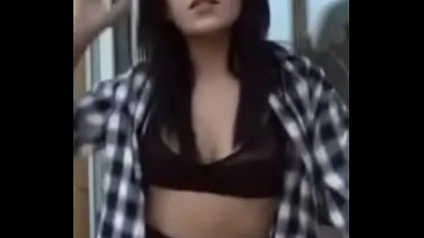 Stort Russian Teen Teasing Her Ass On The Balcony varmt rør