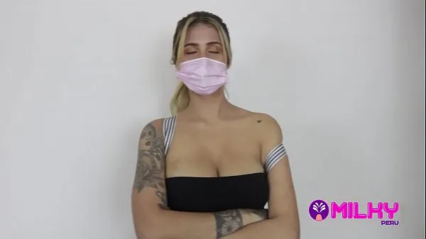 Yorgelis Carrillo seduces me with her beautiful tits in her new cleaning job and tastes my milk once again... the girl is very submissive أنبوب دافئ كبير