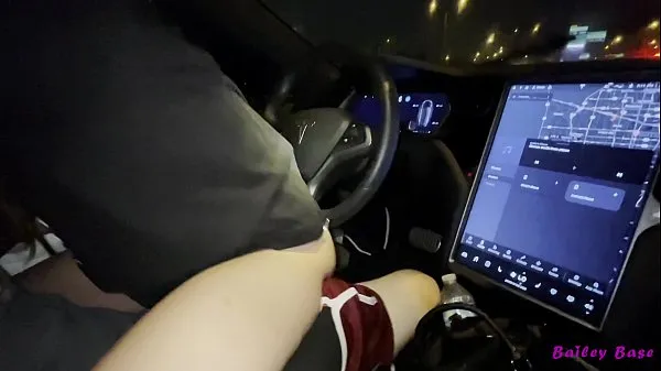 Ống ấm áp Sexy Cute Petite Teen Bailey Base fucks tinder date in his Tesla while driving - 4k lớn