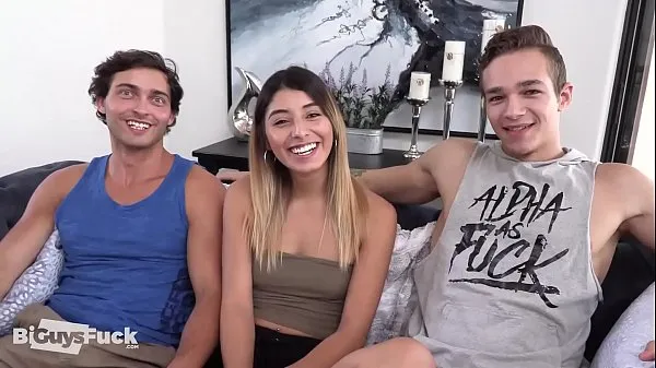 Jayden And Vanessa Take Joe Mason And Get Nasty With Him In His 1st Ever Threeway أنبوب دافئ كبير