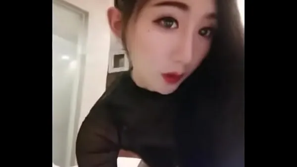 Domestic CD fake girl Xiao Qiao sexy black silk gets fucked Tabung hangat yang besar