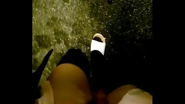 Grande Marica taiwanesa se masturba ao ar livre tubo quente
