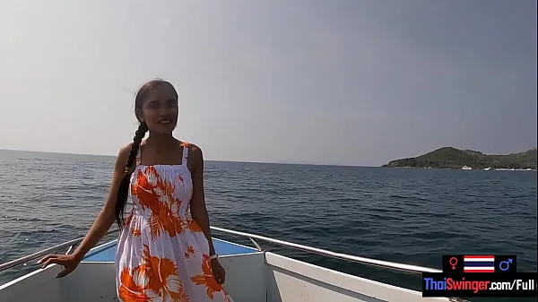 Rented a boat for a day and had sex on it with his Asian teen girlfriend أنبوب دافئ كبير